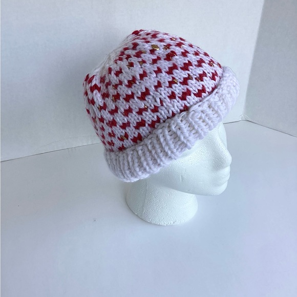 Hat Beanie Hand Crafted Red White Winter Essential Valentines Christmas - Picture 5 of 16